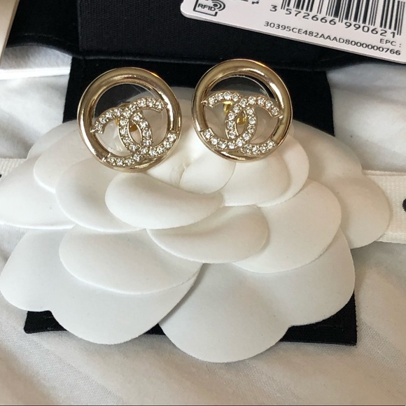 CHANEL Jewelry - CHANEL 2022 Cruise Collection Gold & Crystal Circle CC logo earrings NEW w/Tags!